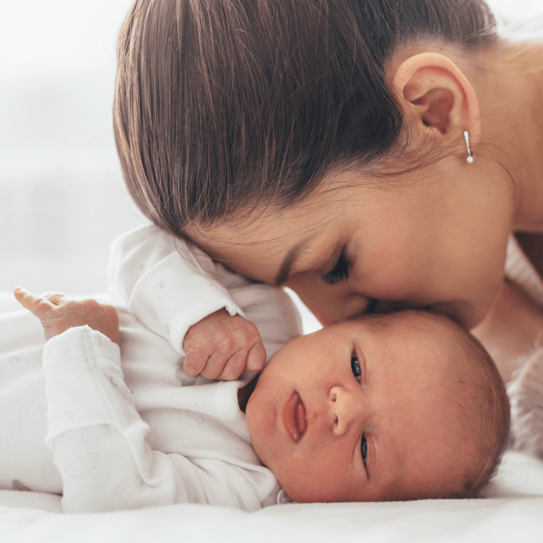Baby’s First Weeks: What’s Normal, What’s Not, and What Helps?